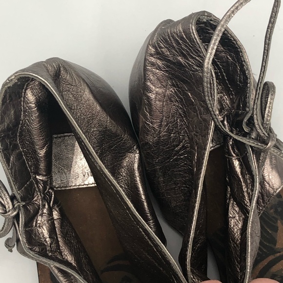 DOLCE VITA SLOUCHY THONG METALLIC LEATHER SANDAL - Picture 3 of 14